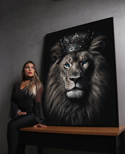 royal-lion-with-crown-canvas-print