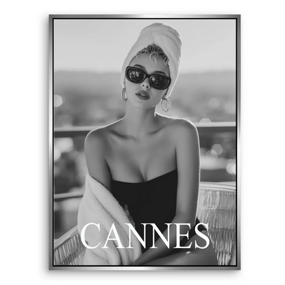 Chic interior decor piece suitable for living rooms and bedrooms
